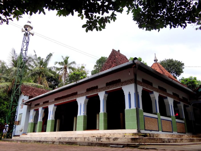 Masjid Jami Baitul Yaqin Blitar, Masjid Tua Penuh Sejarah